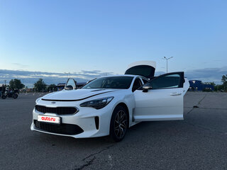 2021 Kia Stinger I Рестайлинг, белый, 3550000 рублей, вид 4