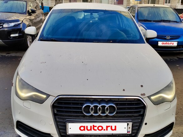 2010 Audi A1 I (8X), белый, 600000 рублей