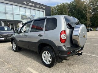 2013 Chevrolet Niva I Рестайлинг, серебристый, 649000 рублей, вид 5