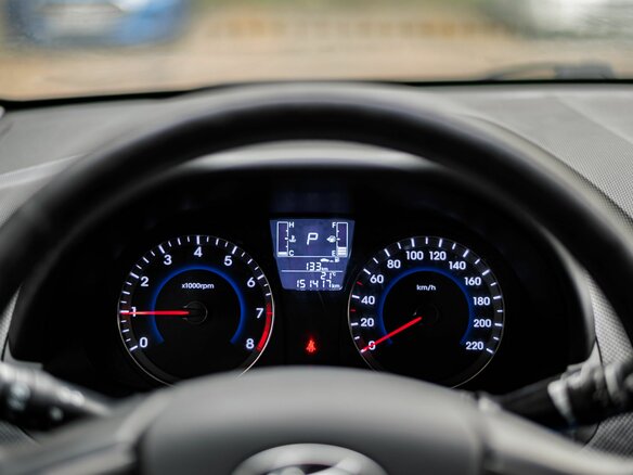 2014 Hyundai Solaris I Рестайлинг, коричневый, 875000 рублей - вид 4