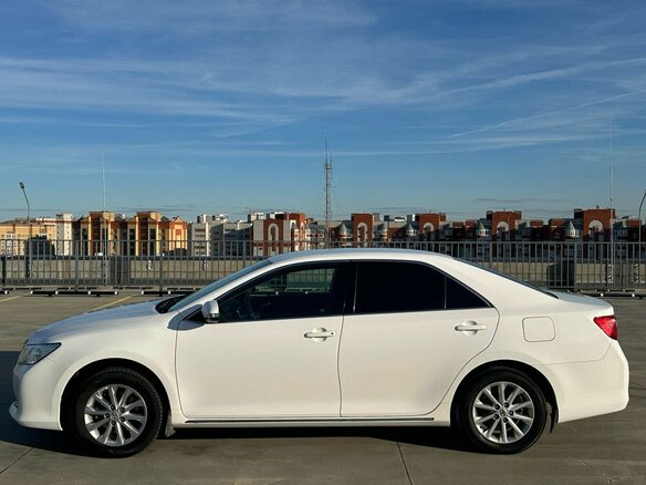 2013 Toyota Camry VII (XV50), белый - вид 1