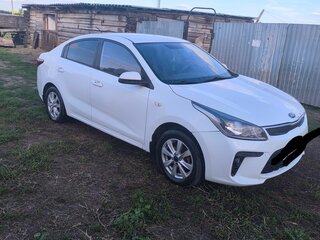 2018 Kia Rio IV, белый, 1100000 рублей, вид 3