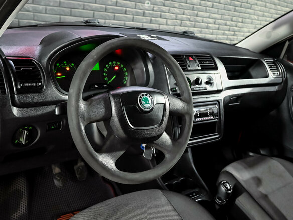 2010 Skoda Fabia II, красный - вид 7