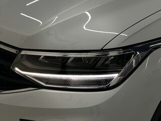 2021 Volkswagen Tiguan II Рестайлинг, белый, 3370000 рублей, вид 2