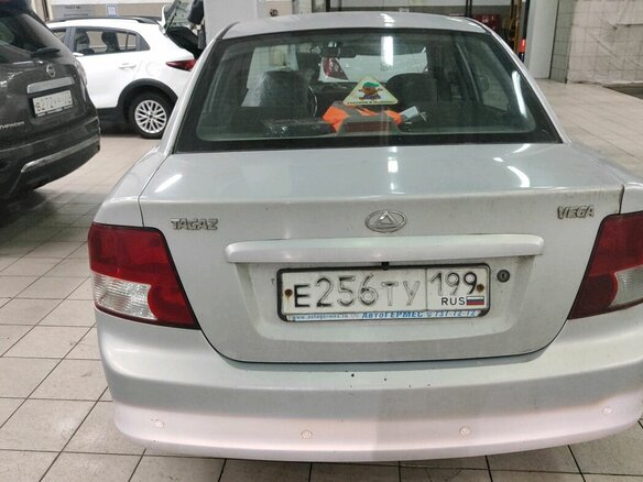 2009 ТагАЗ Vega, серебристый, 460000 рублей - вид 4