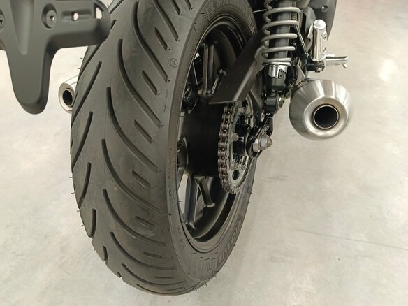 2023 Triumph Speed Twin, зелёный - вид 11