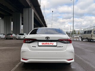 2022 Toyota Corolla XII (E210), белый, 2000000 рублей, вид 3