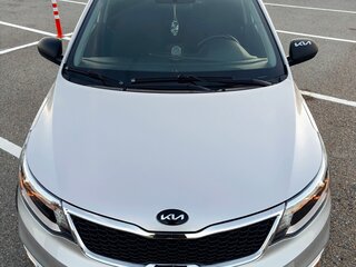 2016 Kia Rio III Рестайлинг, серебристый, 1170000 рублей, вид 2