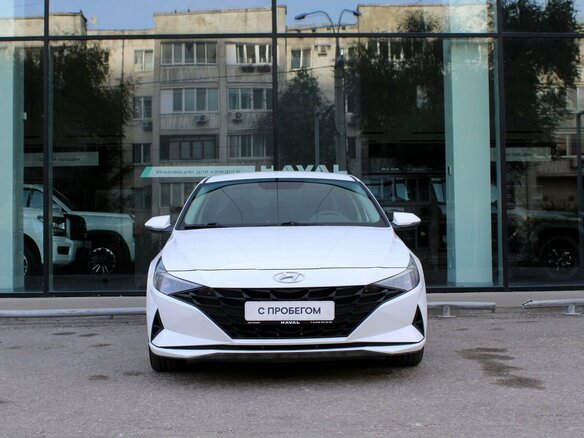 2021 Hyundai Elantra VII (CN7), белый, 1840000 рублей - вид 1