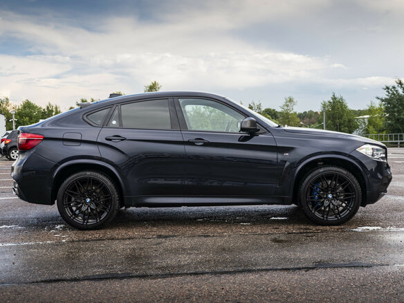 2018 BMW X6 30d II (F16), чёрный, 3600000 рублей - вид 3