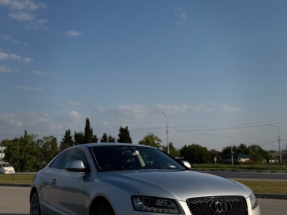 2009 Audi A5 I (8T), серебристый, 1350000 рублей - вид 3