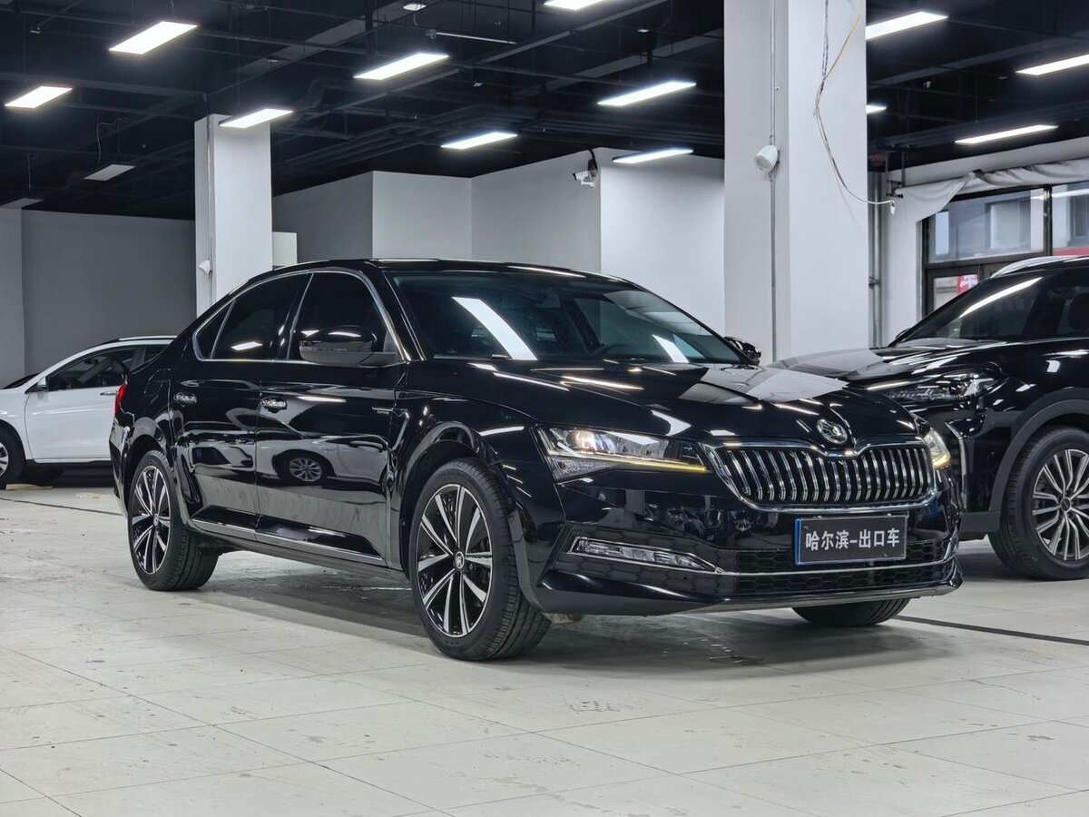 Открыть фотографии: Skoda Superb III Рестайлинг