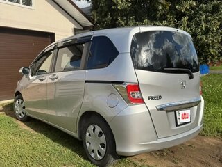 2015 Honda Freed I Рестайлинг 2, серый, 1350000 рублей, вид 2