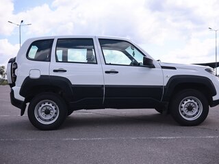 2024 Lada (ВАЗ) Niva Travel I, белый, 910000 рублей, вид 3