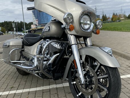 2021 Indian Chieftain, серебристый, 1499000 рублей, вид 1