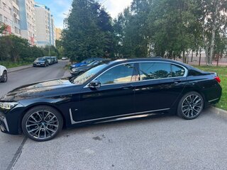 2020 BMW 7 серии Long 740Li xDrive VI (G11/G12) Рестайлинг, чёрный, 6000000 рублей, вид 4