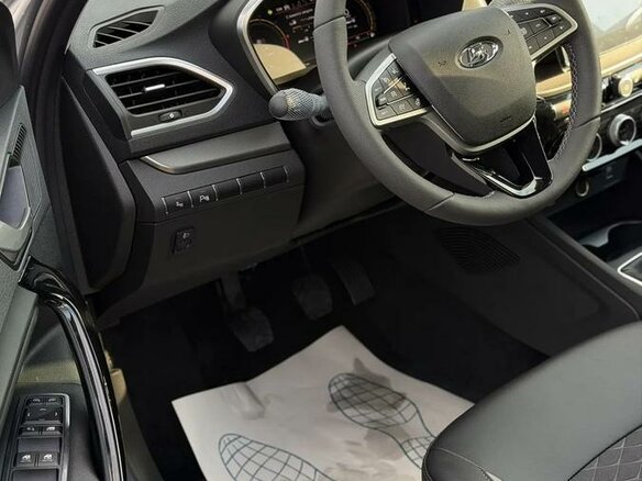 2026 Lada (ВАЗ) Vesta I Рестайлинг (NG), серебристый, 2035000 рублей - вид 8