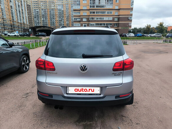 2011 Volkswagen Tiguan I Рестайлинг, серебристый, 900000 рублей - вид 3