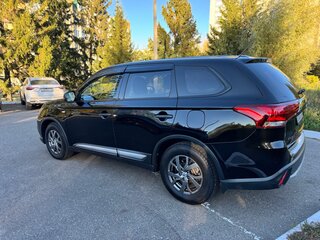 2016 Mitsubishi Outlander III Рестайлинг 2, чёрный, 1750000 рублей, вид 5