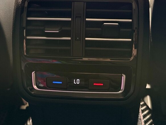 2015 Volkswagen Passat B8, чёрный, 1299177 рублей - вид 14