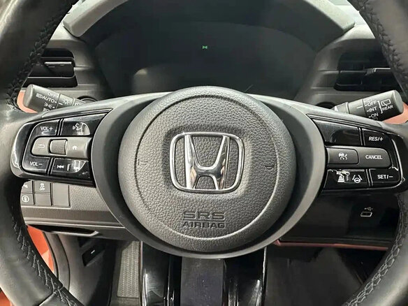 2023 Honda Vezel II, оранжевый, 1860000 рублей - вид 11