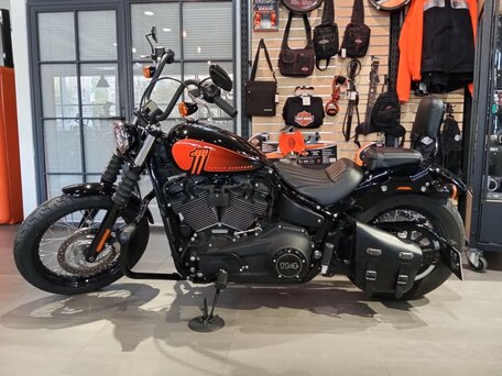 2021 Harley-Davidson Street Bob, чёрный, 1830000 рублей, вид 3