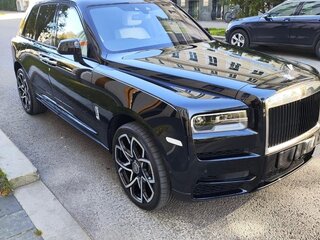 2023 Rolls-Royce Cullinan I (Series I), чёрный, 45000000 рублей, вид 3