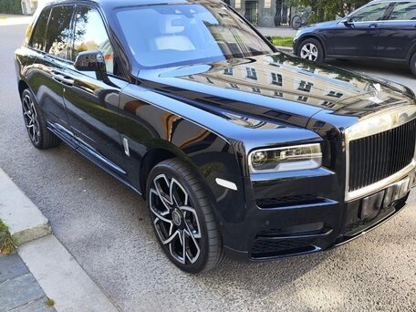 2023 Rolls-Royce Cullinan I (Series I), чёрный, 45000000 рублей, вид 3