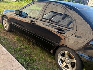 2003 Mercedes-Benz C-Класс 180 II (W203), чёрный, 530000 рублей, вид 4