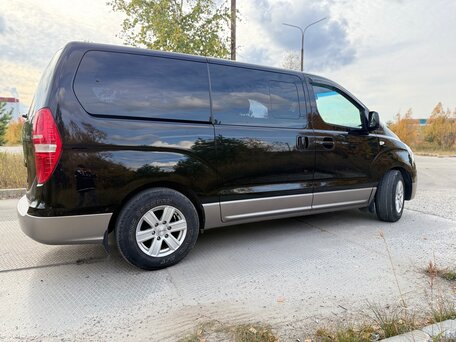 2015 Hyundai H-1, чёрный, 2400000 рублей, вид 2