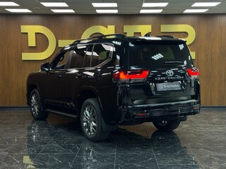 2026 Toyota Land Cruiser 300 Series, чёрный, 15881660 рублей, вид 4
