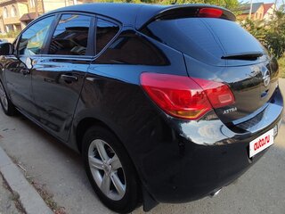 2011 Opel Astra J, чёрный, 545000 рублей, вид 4