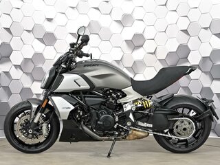2020 Ducati Diavel 1260, серый, 1525000 рублей, вид 4