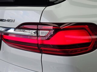 2022 BMW X7 40i I (G07) Рестайлинг, белый, 9730084 рублей, вид 5