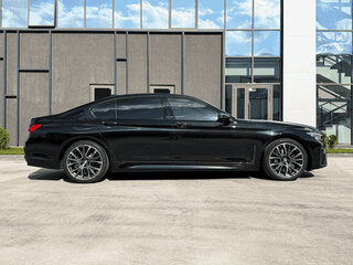 2020 BMW 7 серии 750d xDrive VI (G11/G12) Рестайлинг, чёрный, 7100000 рублей, вид 2