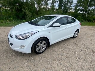 2013 Hyundai Elantra V (MD), белый, 750000 рублей, вид 3