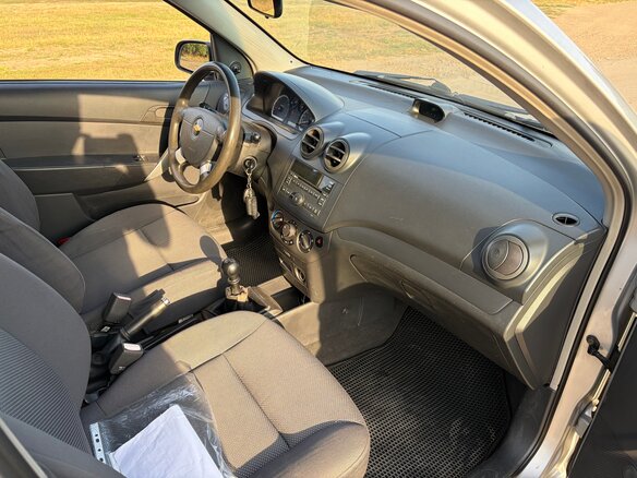 2008 Chevrolet Aveo I Рестайлинг, серебристый, 415000 рублей - вид 9