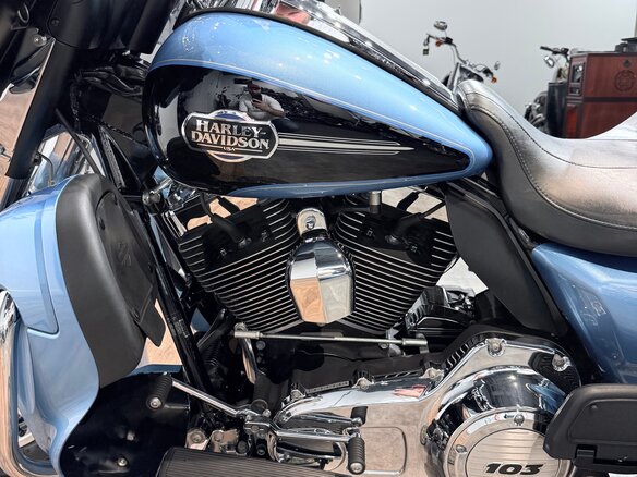 2011 Harley-Davidson Electra Glide, голубой, 1299000 рублей - вид 17