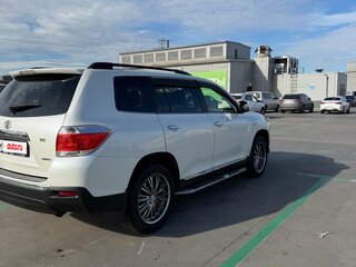 2013 Toyota Highlander II (XU40) Рестайлинг, белый, 2600000 рублей, вид 3