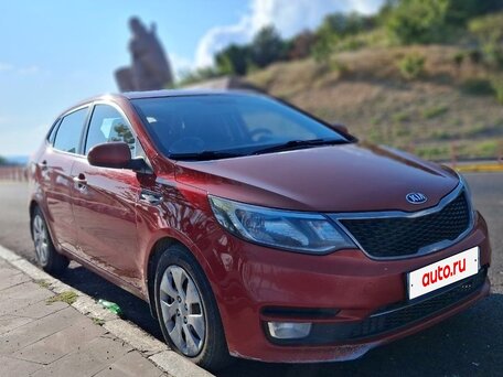 2017 Kia Rio III Рестайлинг, красный, 800000 рублей, вид 1