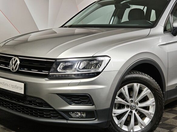 2020 Volkswagen Tiguan II, серебристый - вид 9