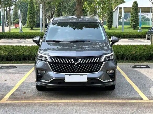 2022 Wuling Jiachen, серый, 1115000 рублей - вид 1