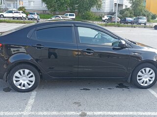 2014 Kia Rio III, чёрный, 665000 рублей, вид 3