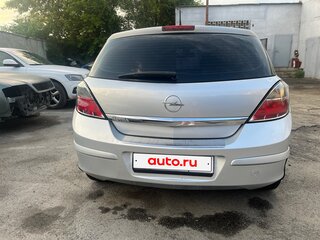 2010 Opel Astra H Рестайлинг, серебристый, 570000 рублей, вид 4