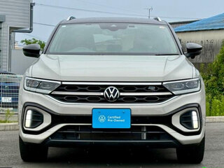 2023 Volkswagen T-Roc I Рестайлинг, бежевый, 1890000 рублей, вид 2