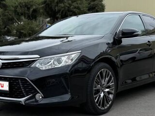 2015 Toyota Camry VII (XV50) Рестайлинг, чёрный, 2600000 рублей, вид 2