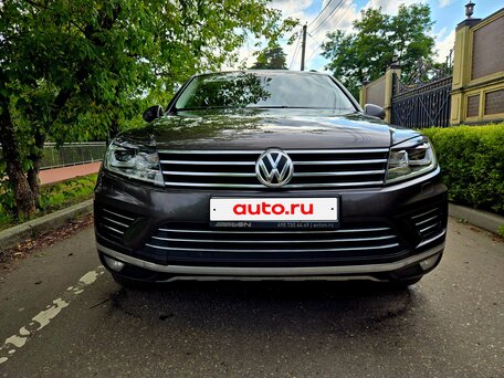 2016 Volkswagen Touareg II Рестайлинг, коричневый, 2400000 рублей, вид 4