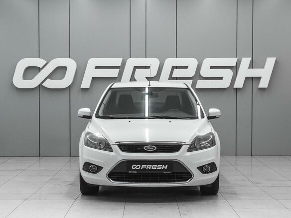 2009 Ford Focus II Рестайлинг, белый, 809000 рублей - вид 2