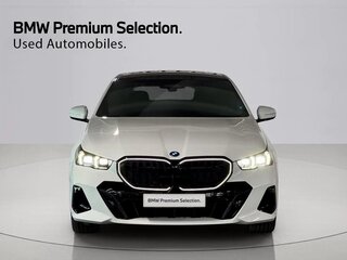 2026 BMW 5 серии 550e xDrive VIII (G60/G61/G68), белый, 10900001 рублей, вид 2