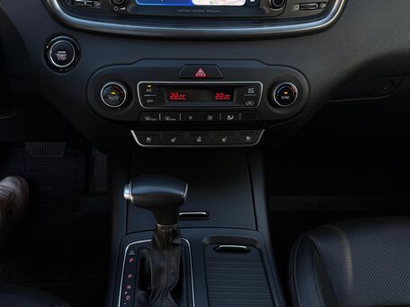 2019 Kia Sorento III Prime Рестайлинг, белый, 3250000 рублей, вид 4